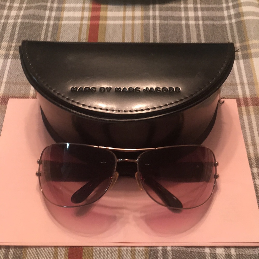 Marc jacobs sunglasses with case